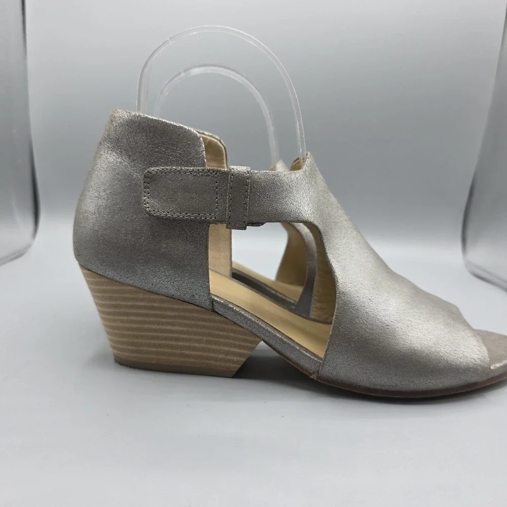 Eileen Fisher Iris Sandals Womens 9.5 Pewter Leather Block Heel Adjustable Strap